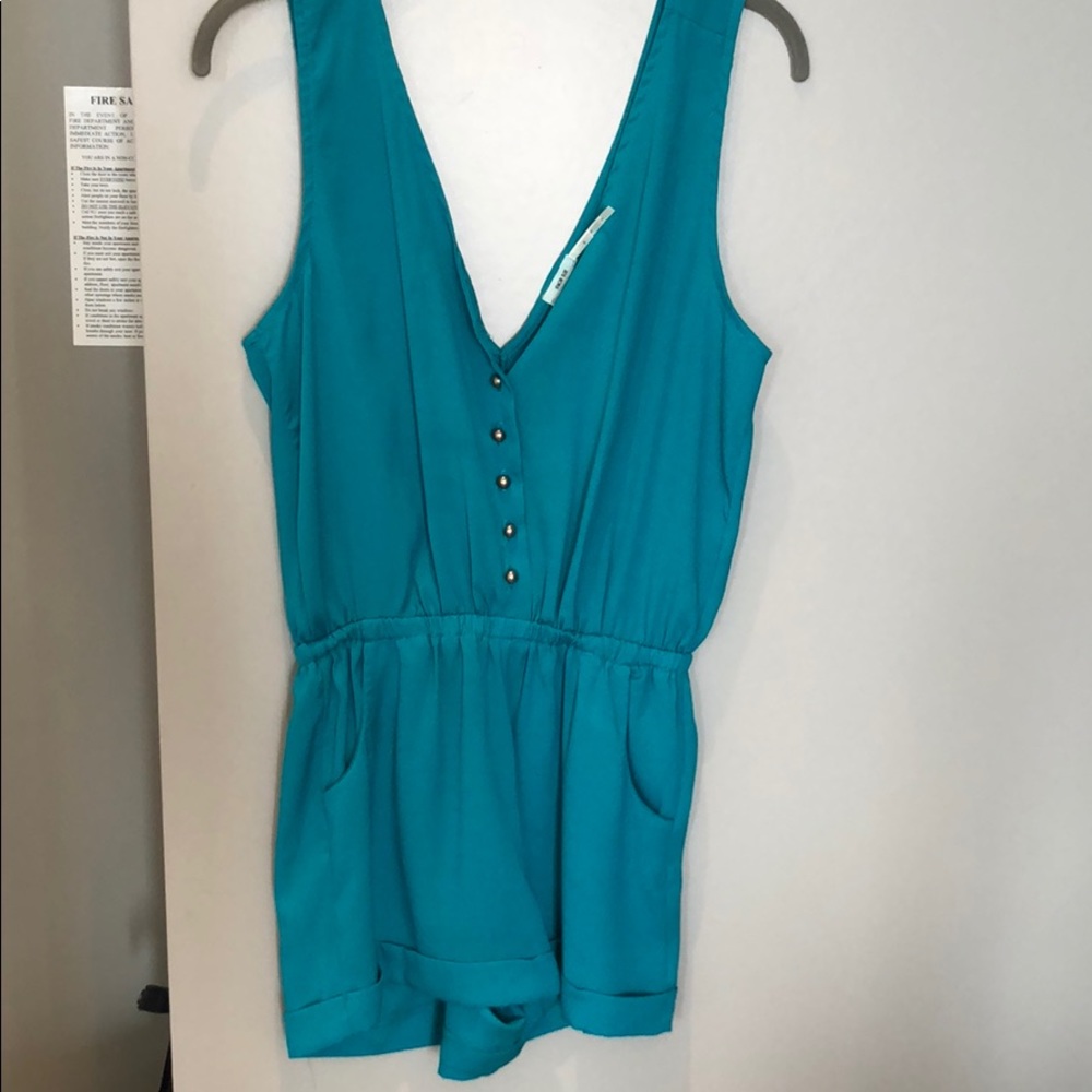 Cute romper!